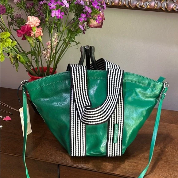 Rebecca Minkoff 💚🖤Green and Black Tote with Glossy Finish - Picture 1 of 9